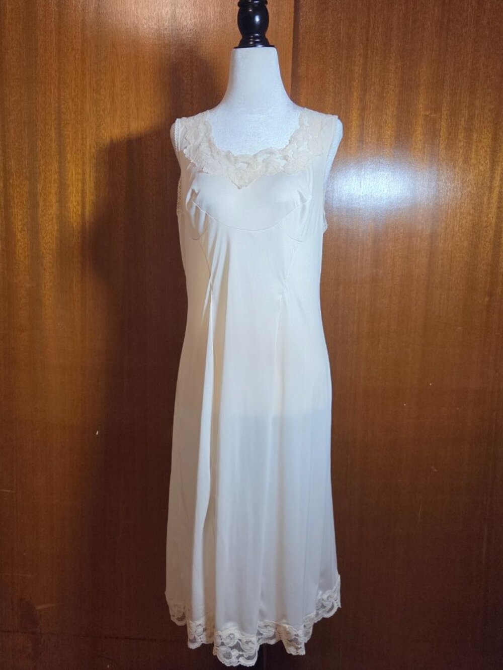 VTG 60s 70s Ivory Lace Trim Nylon Full Slip Dress - M